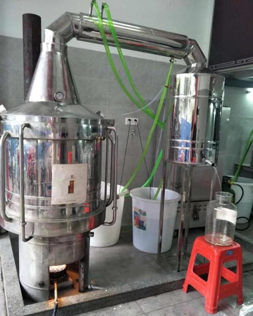 對比傳統(tǒng)釀酒設備,唐三鏡釀酒設備是如何確保產量和提升質量